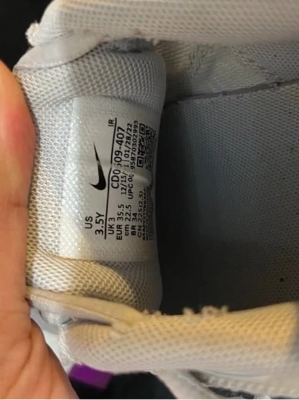 Nike Women’s Light Gray Mesh Running Sneakers